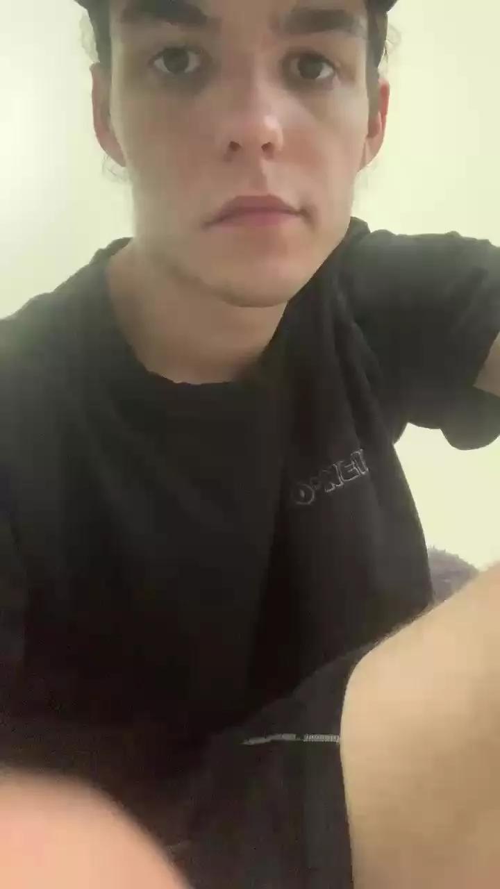 Offline alexandre69xxx on Cam4