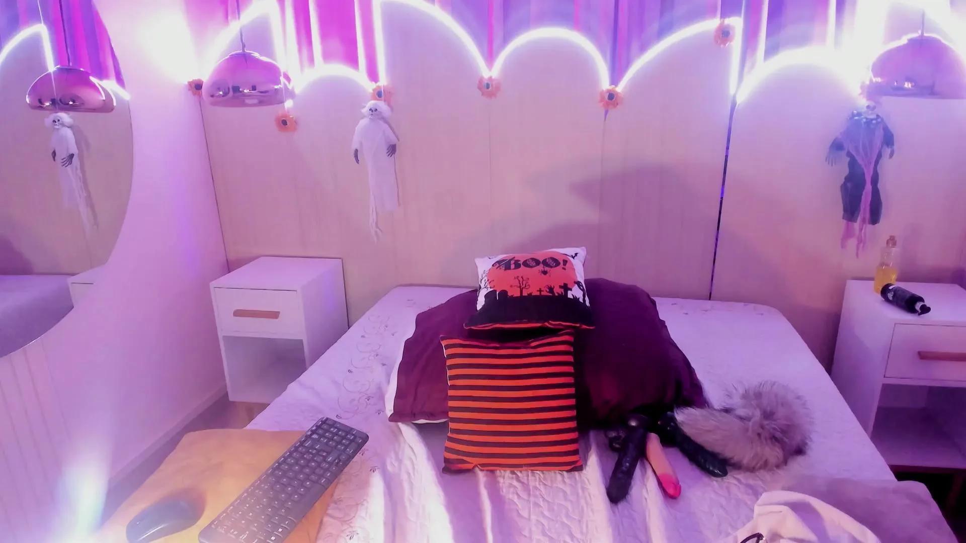 Offline Amaranta_Rouse on Cam4