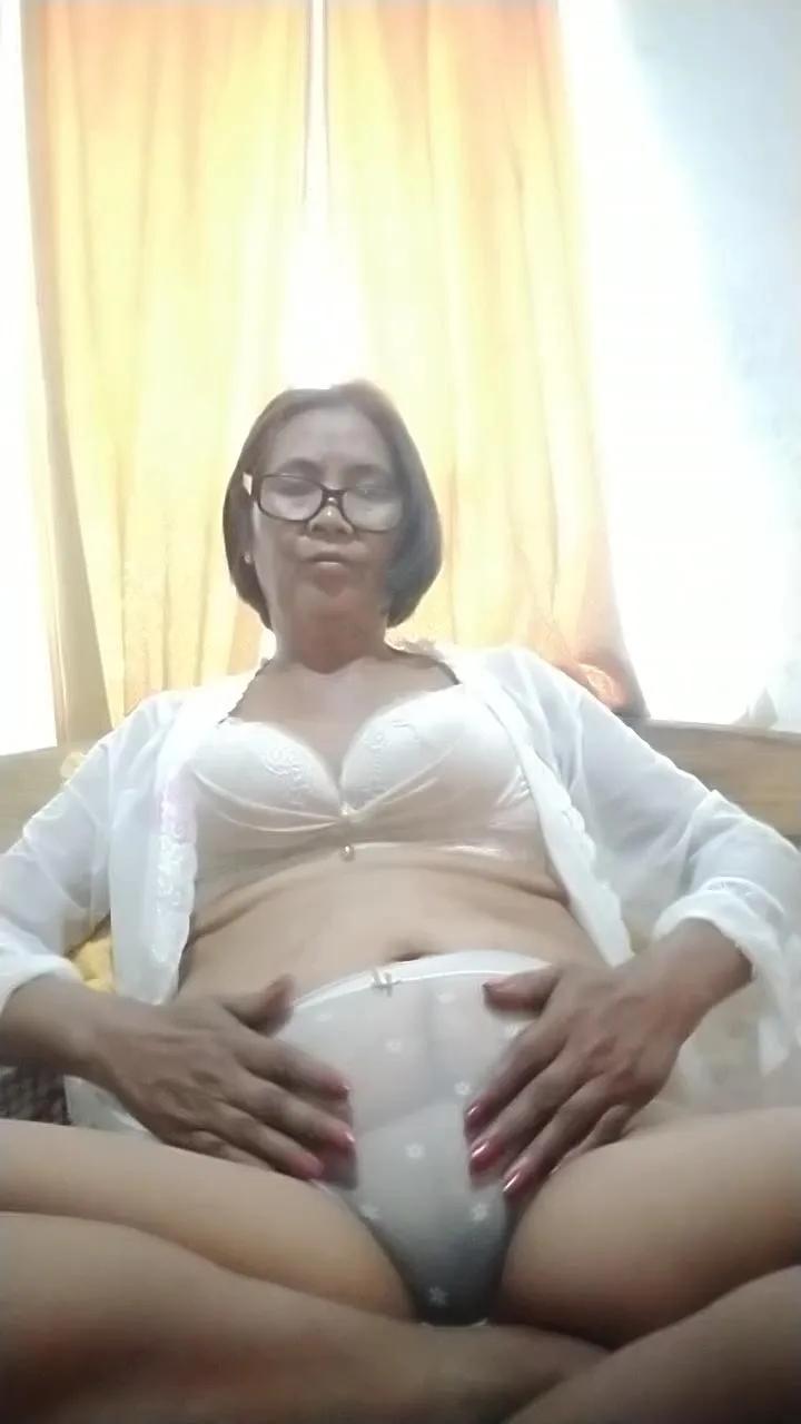 Offline Andreasexyloves on Cam4