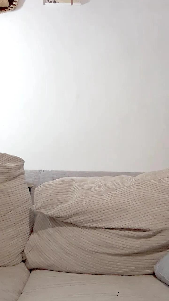 Offline Anouk_Cavin on Cam4