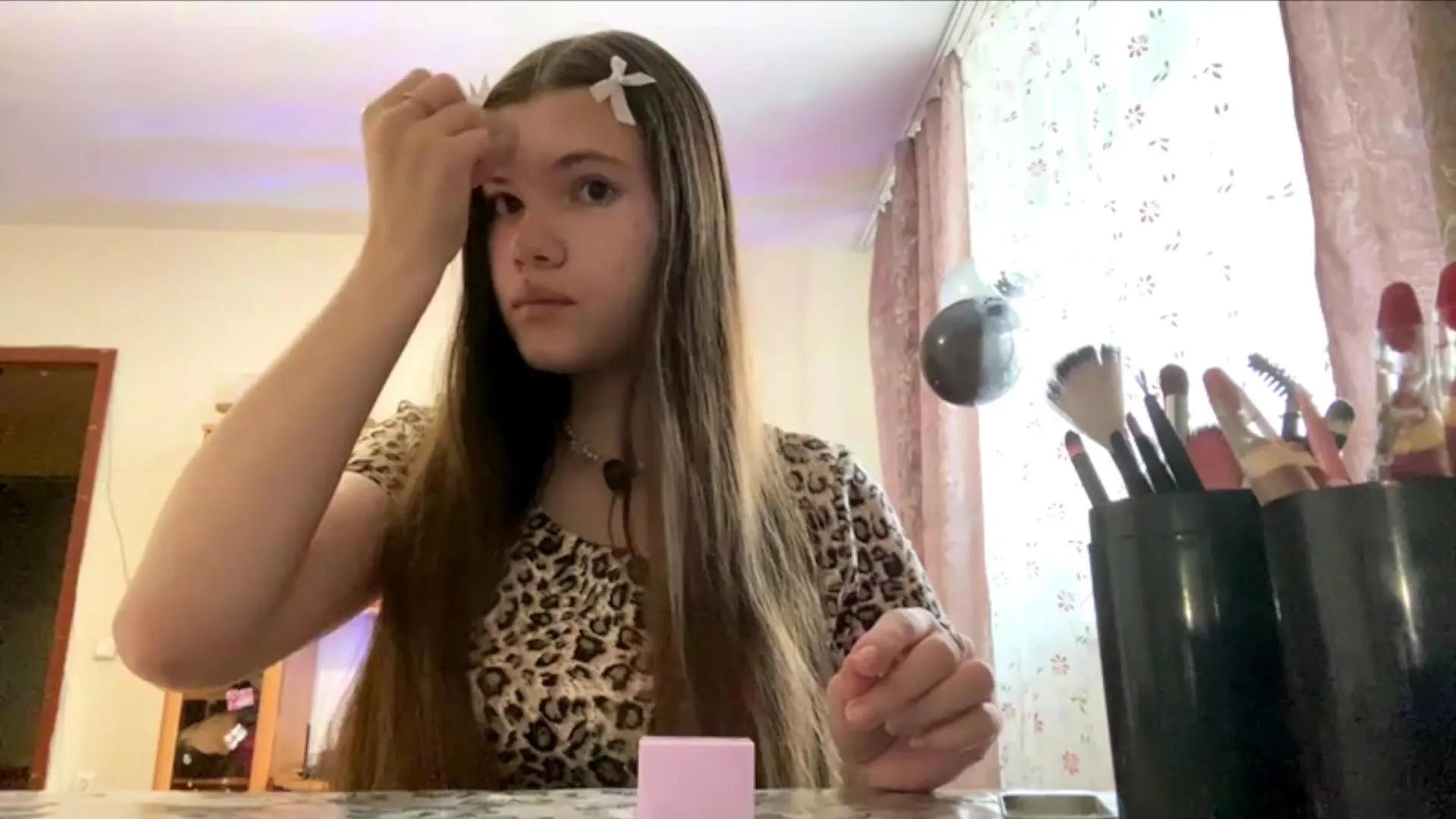 Offline ArlyneSwilling on Cam4