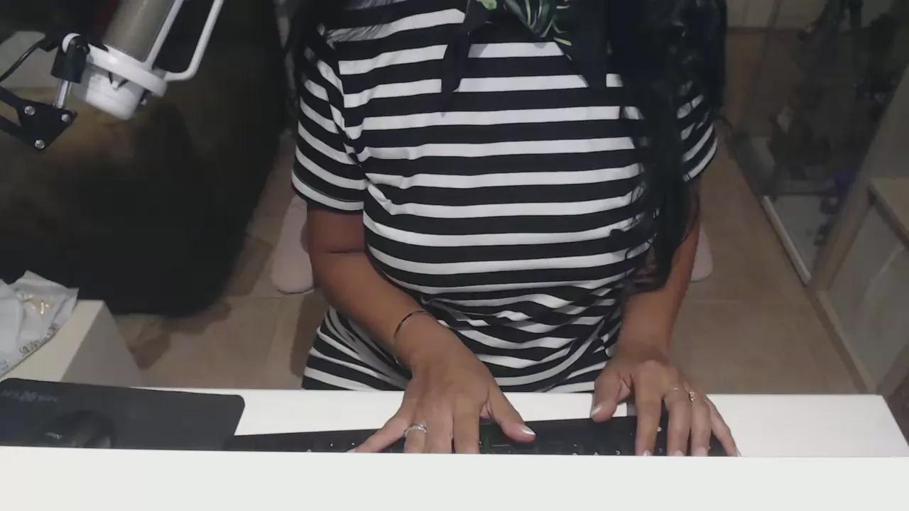 Offline auri5hot on Cam4