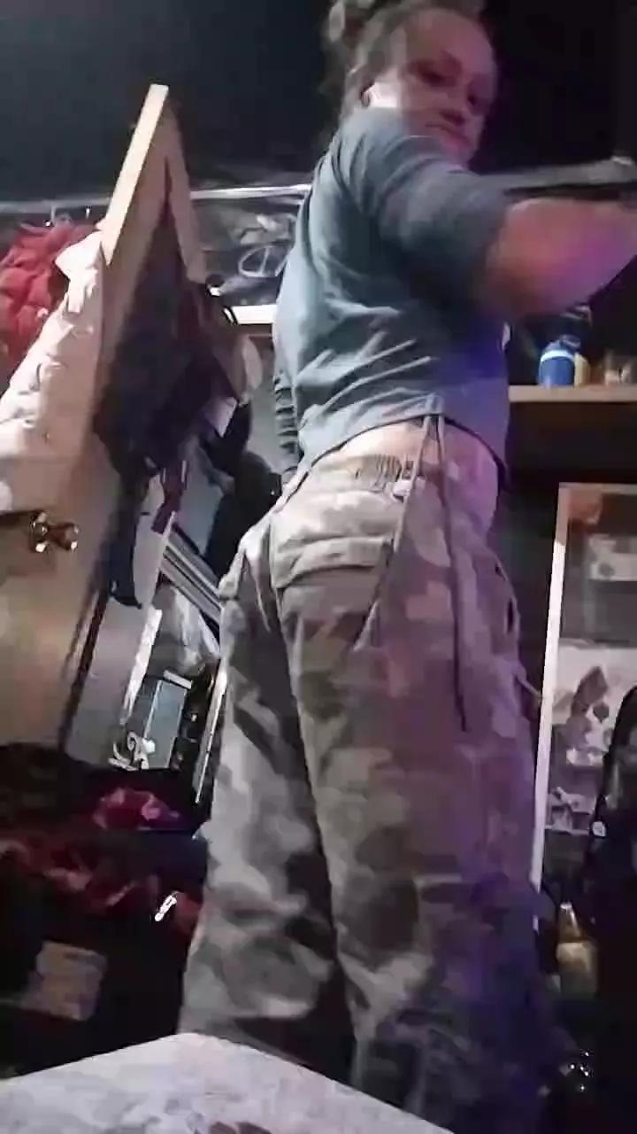 Offline boss1nova on Cam4