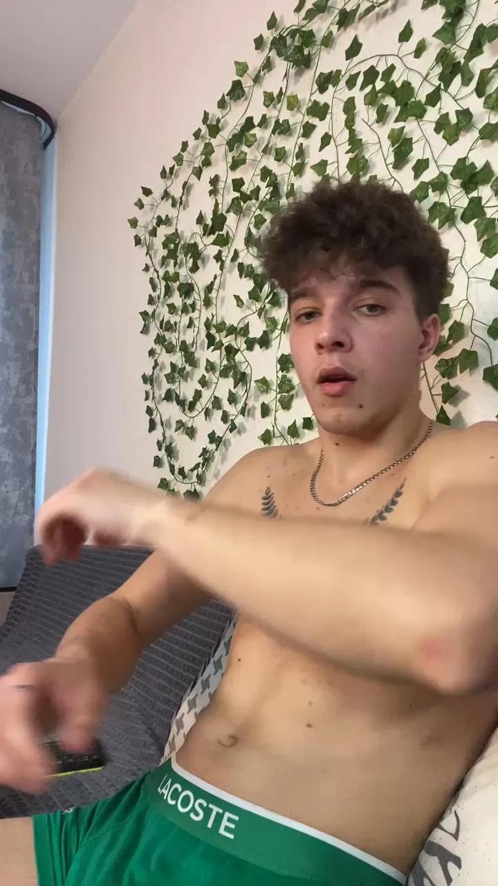 Offline bravo_maestro on Cam4