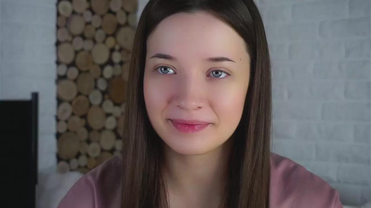 Offline BridgetEast on Cam4