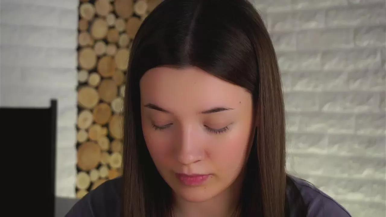 Offline BridgetEast on Cam4