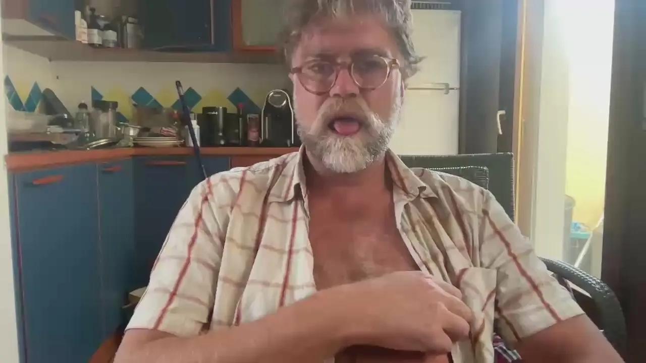 Offline bttm4older1 on Cam4