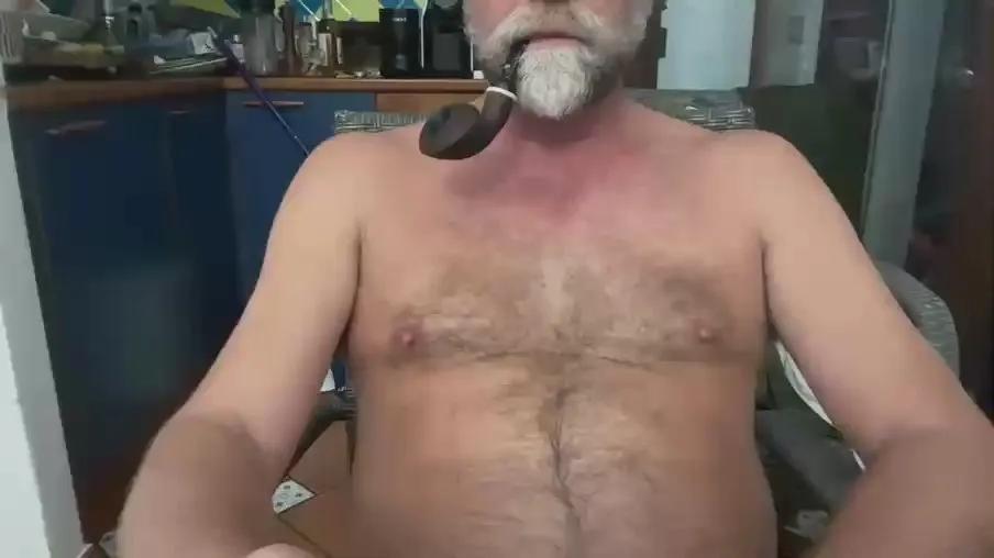 Offline bttm4older1 on Cam4