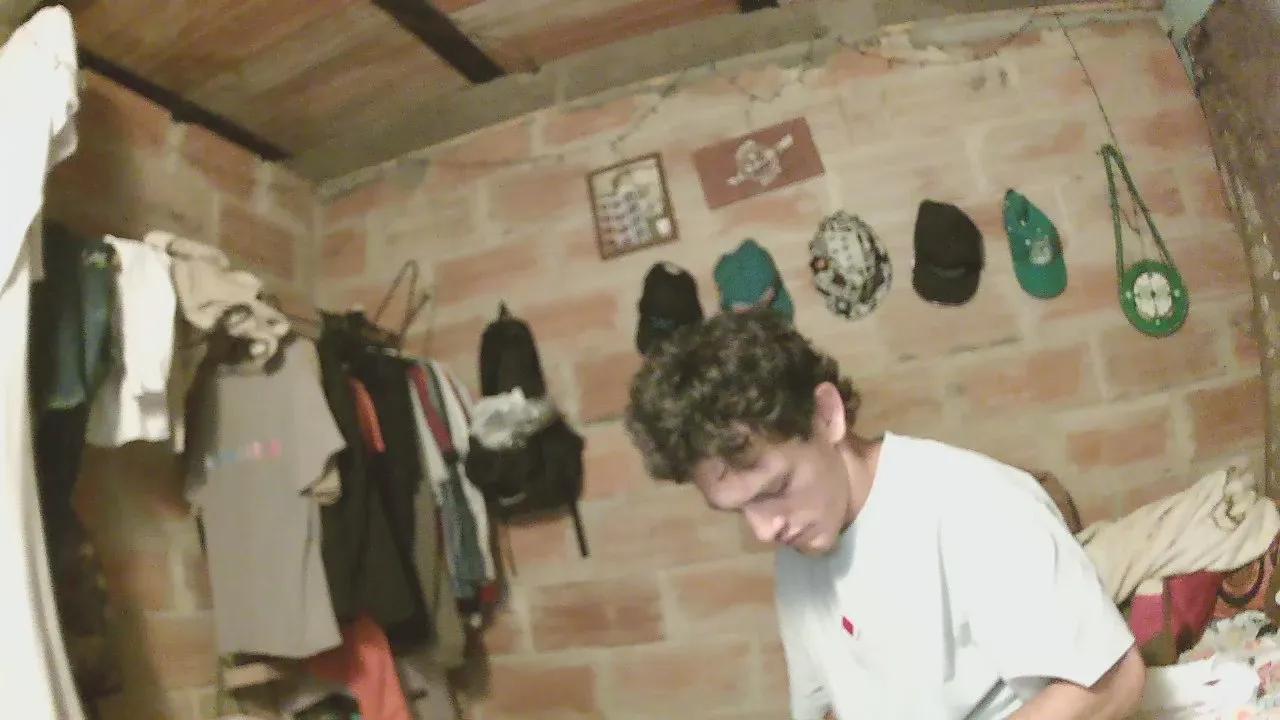 Offline carlos9180 on Cam4