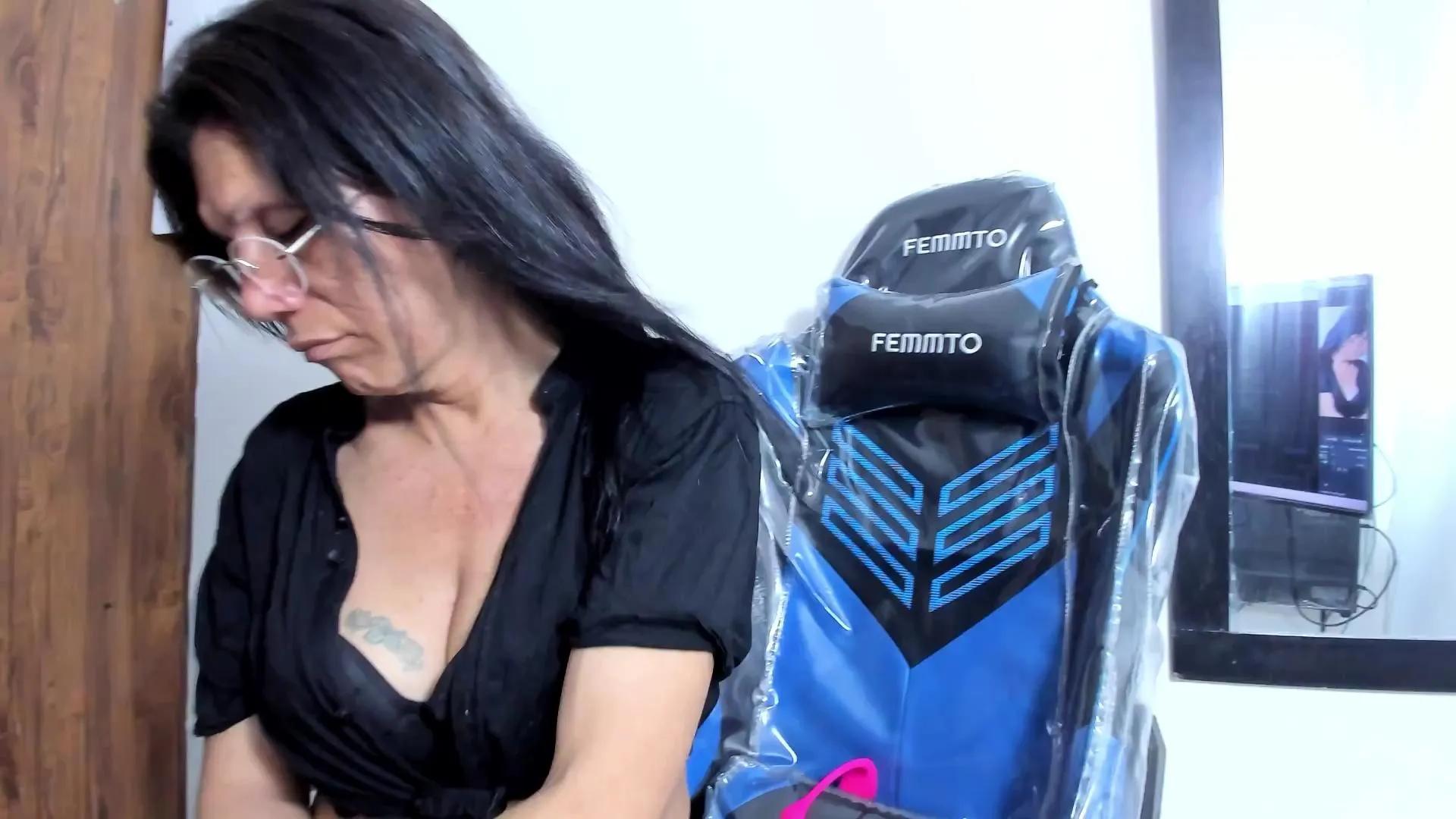 Offline cleopatra_Trans on Cam4