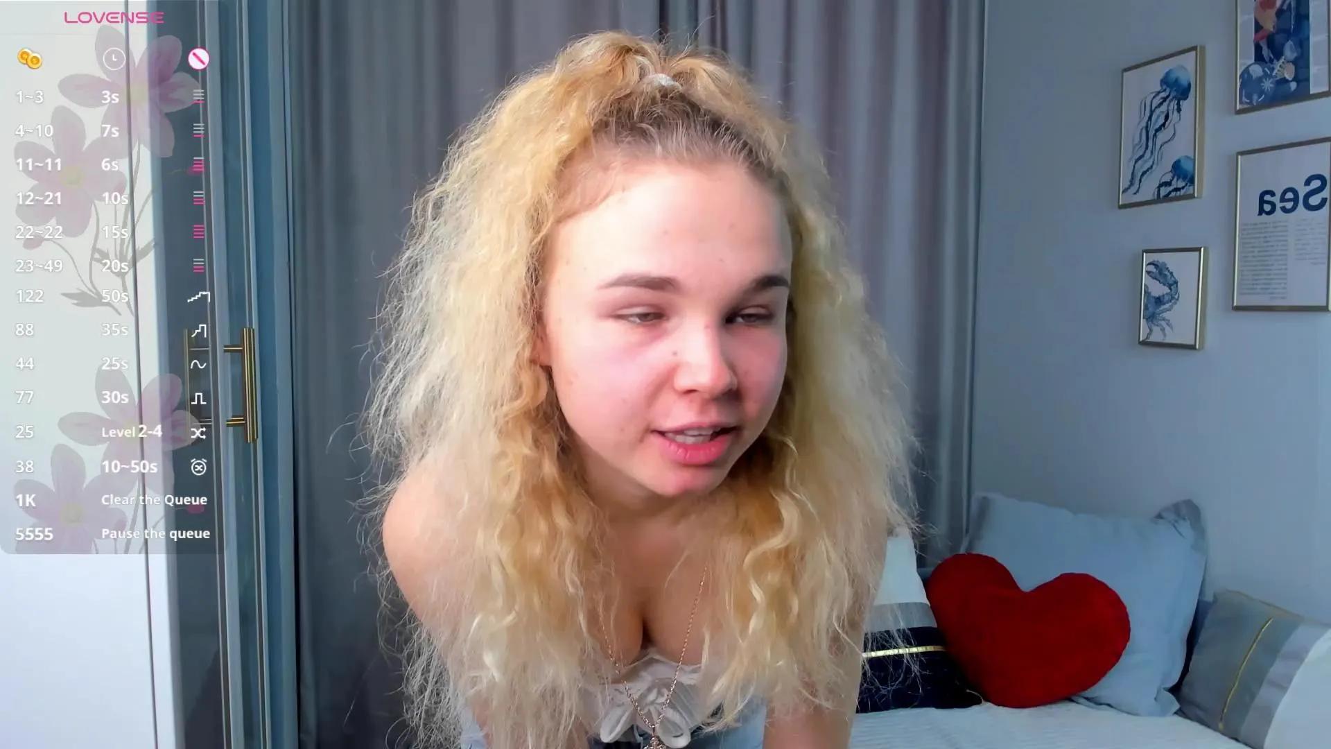 Offline DollyCheckley on Cam4