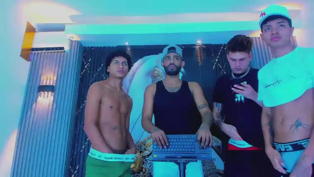 Offline Dominic_Max on Cam4