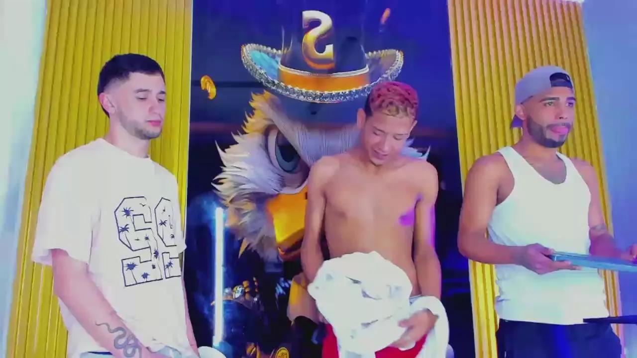 Offline Dominic_Max on Cam4