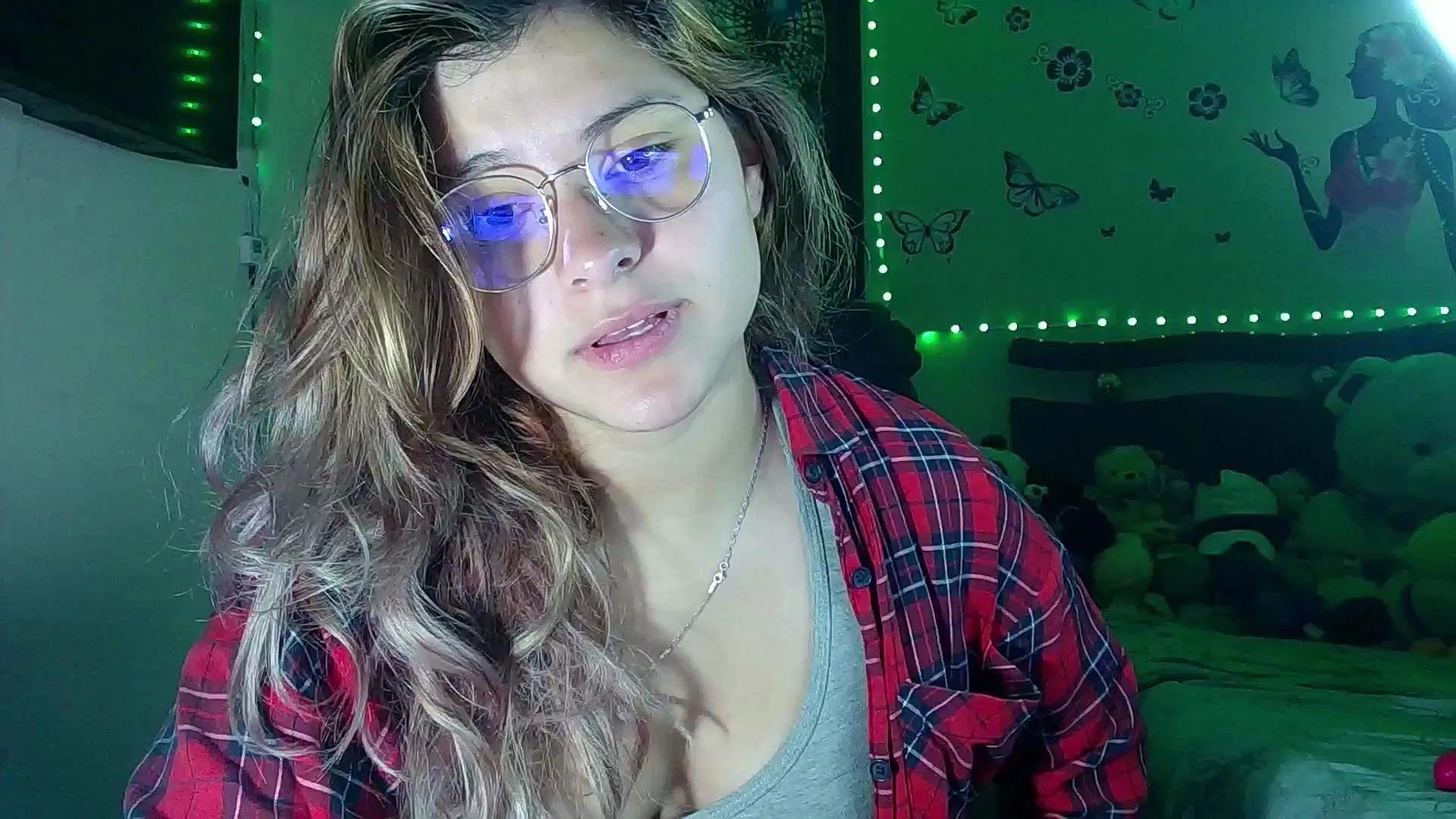 Offline Elith20 on Cam4