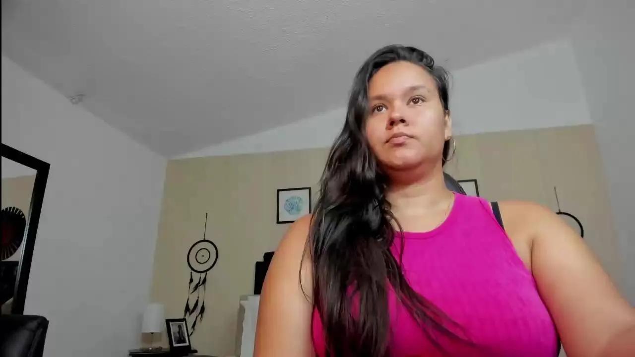 Offline emily__lovexx on Cam4