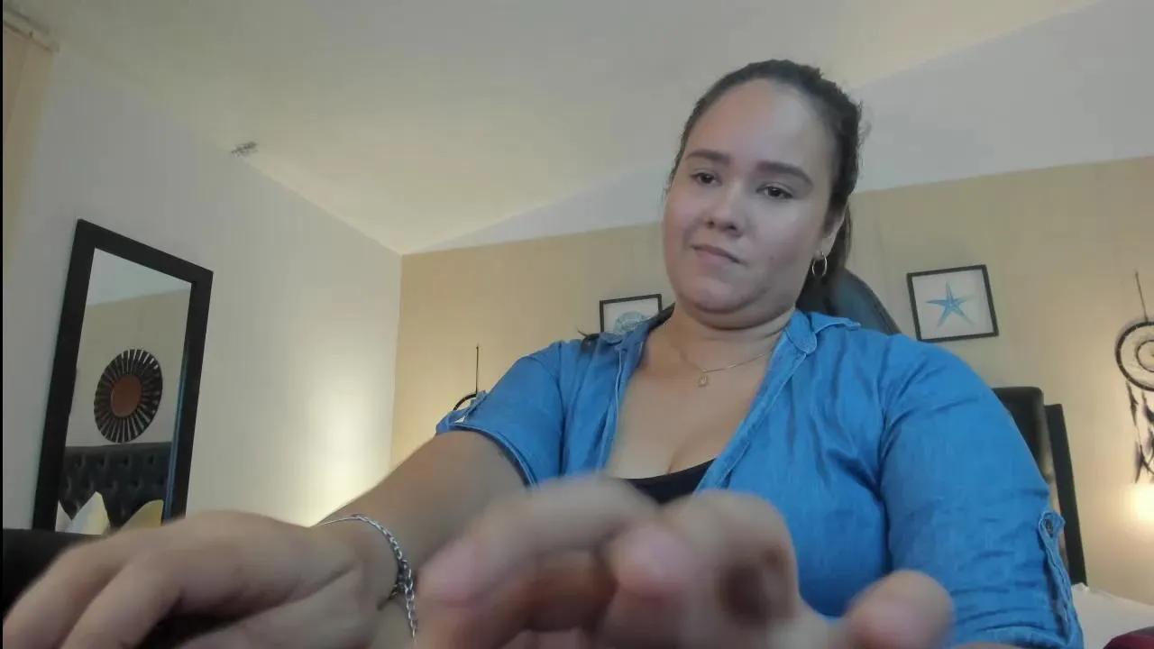 Offline emily__lovexx on Cam4