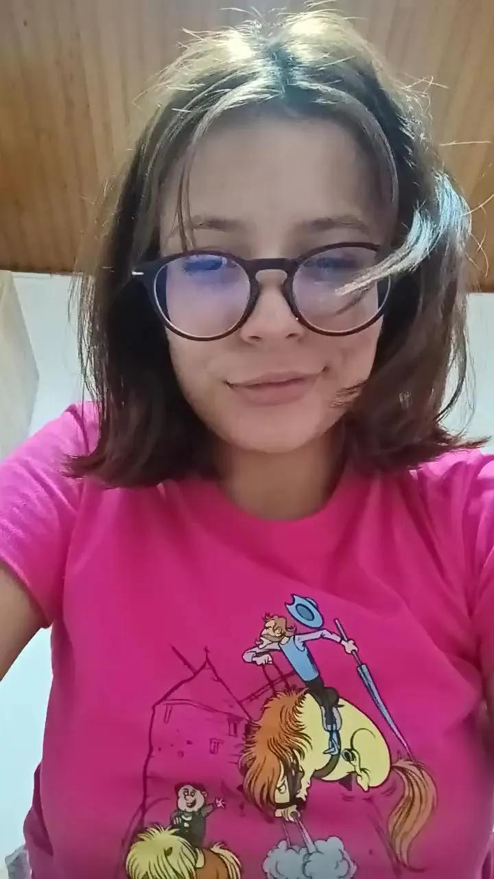 Offline Erendemaria on Cam4