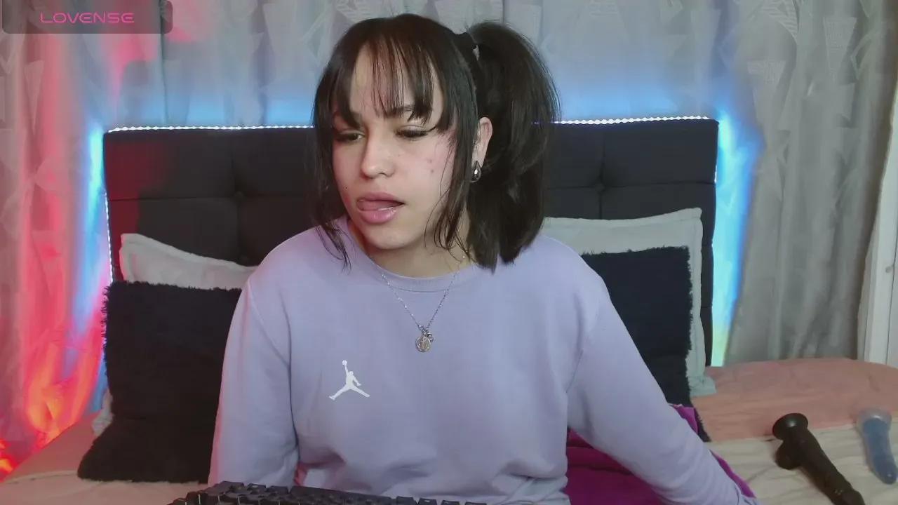 Offline Eymmy_24 on Cam4