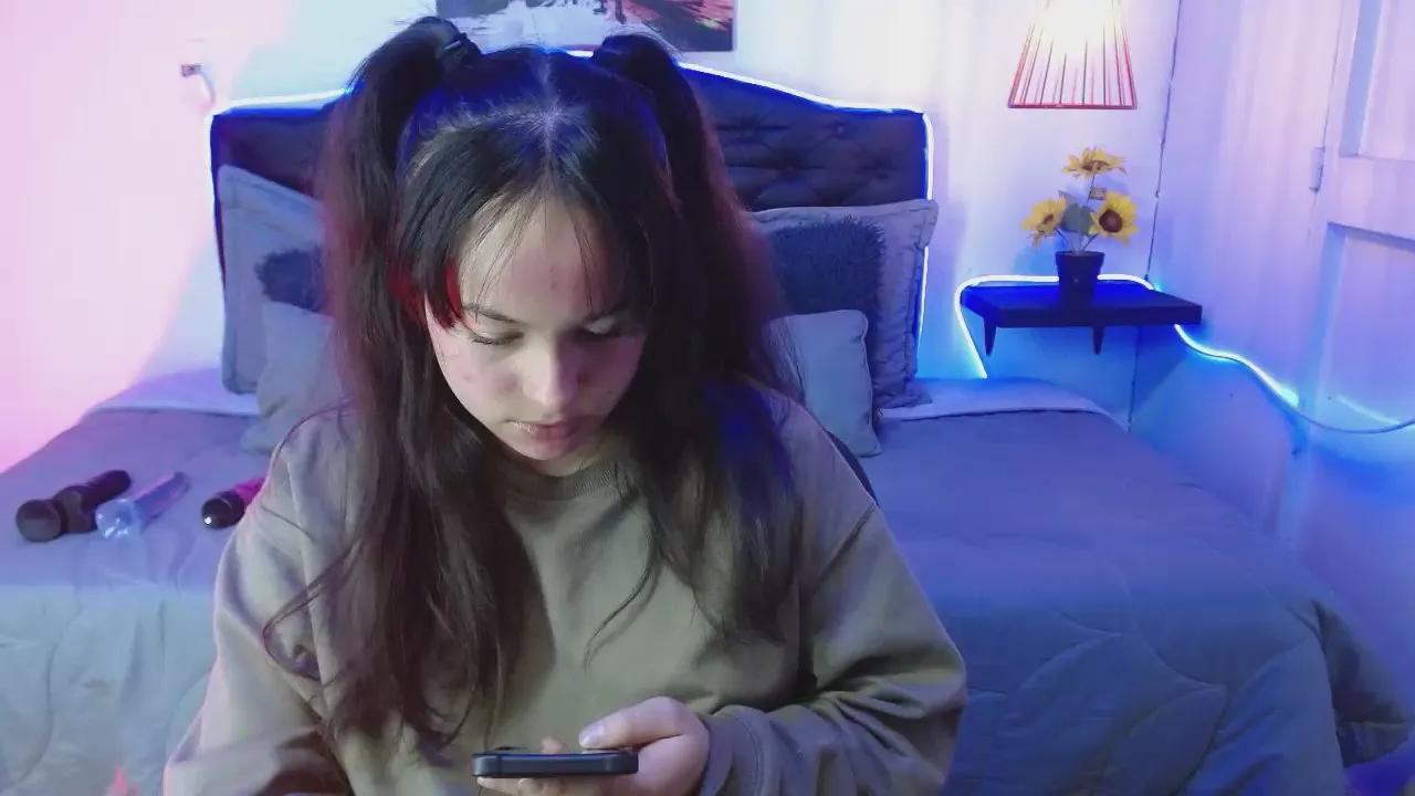 Offline Eymmy_24 on Cam4