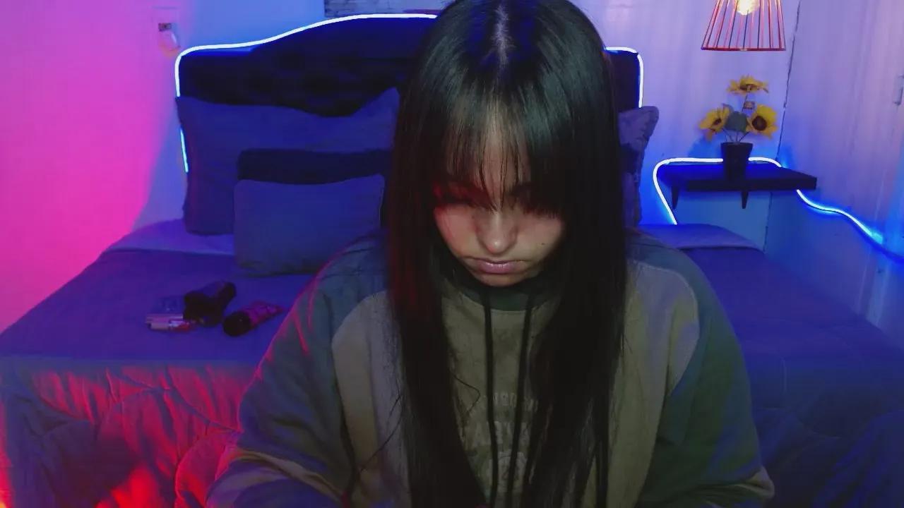 Offline Eymmy_24 on Cam4