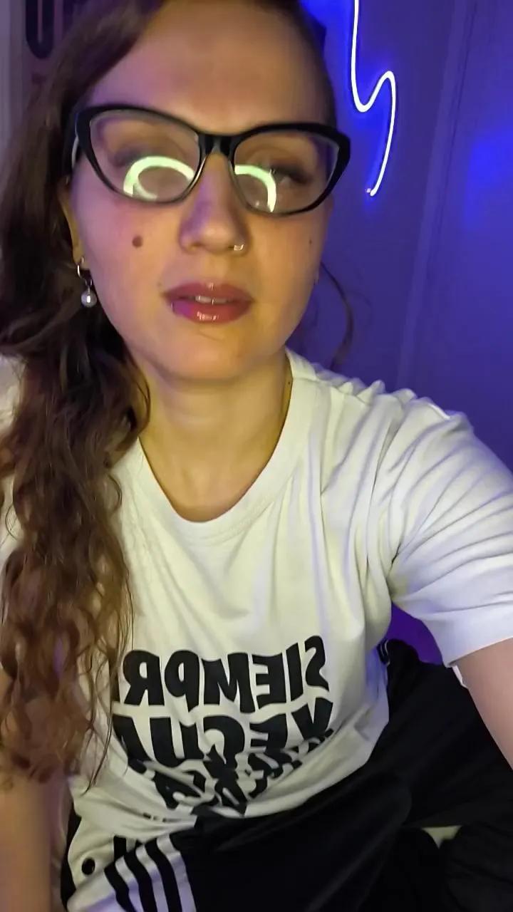 Offline Galaxiaa23 on Cam4