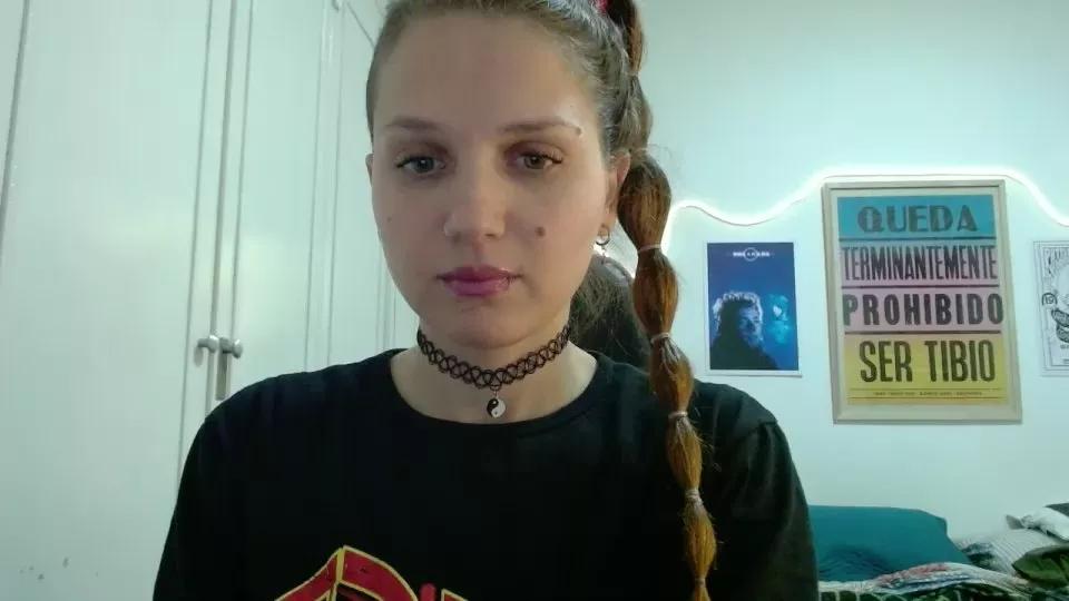 Offline Galaxiaa23 on Cam4