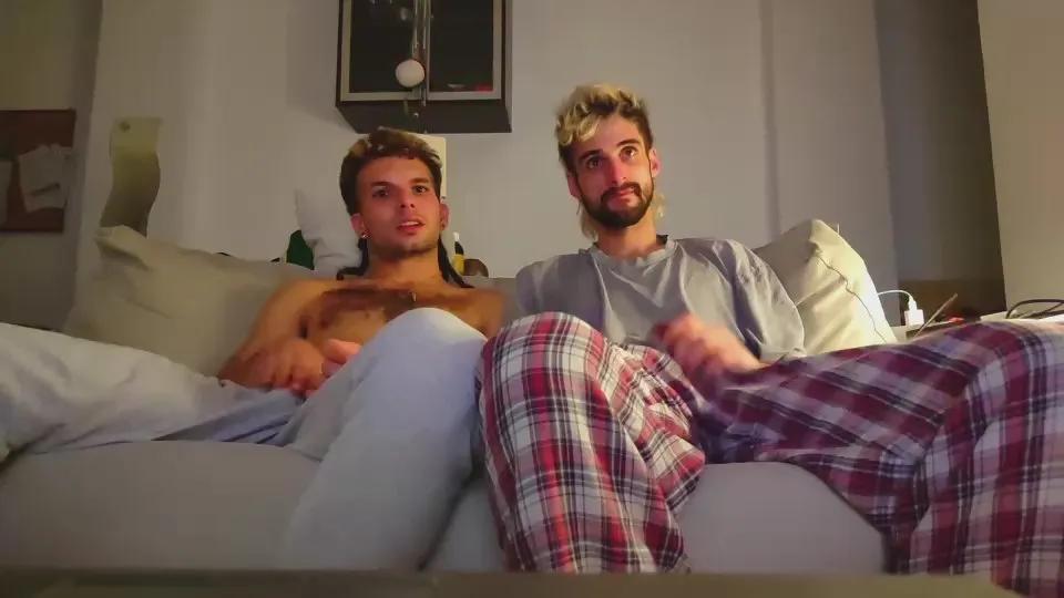 Offline GuilleYLeo on Cam4