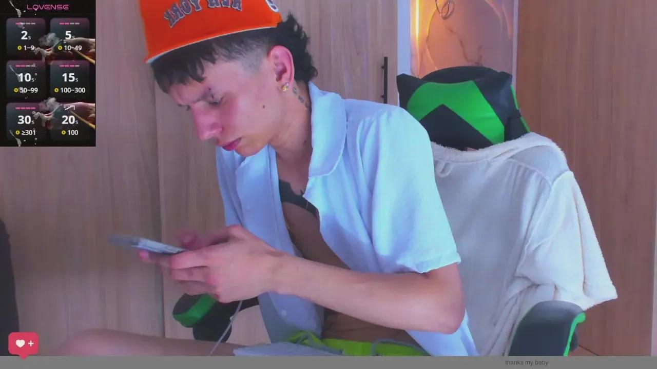 Offline Hardin_bat777 on Cam4