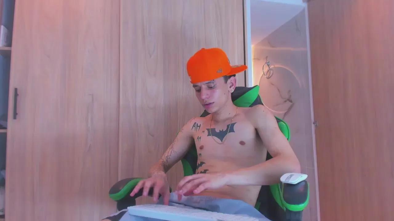 Offline Hardin_bat777 on Cam4