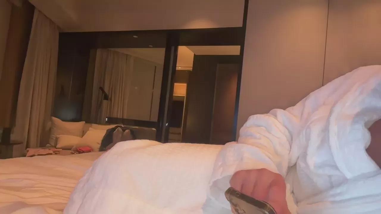 Offline JimAna on Cam4