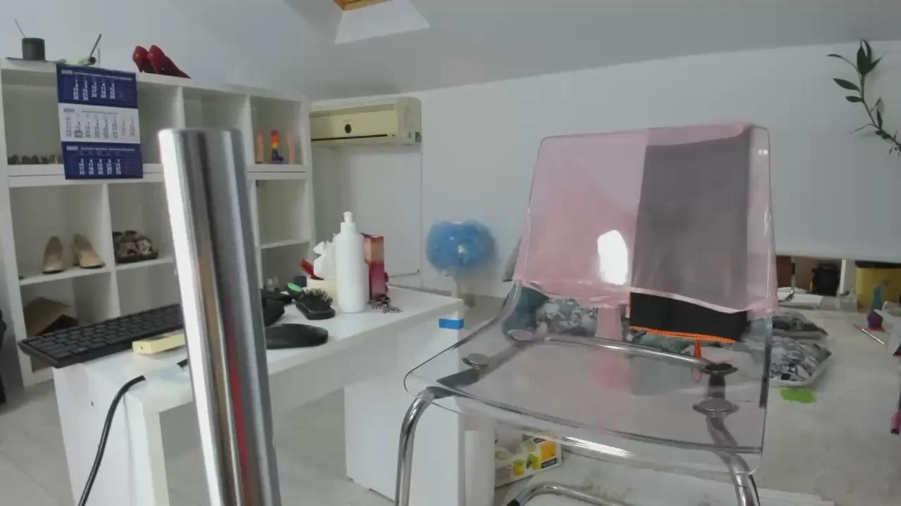 Offline karlahartlley on Cam4