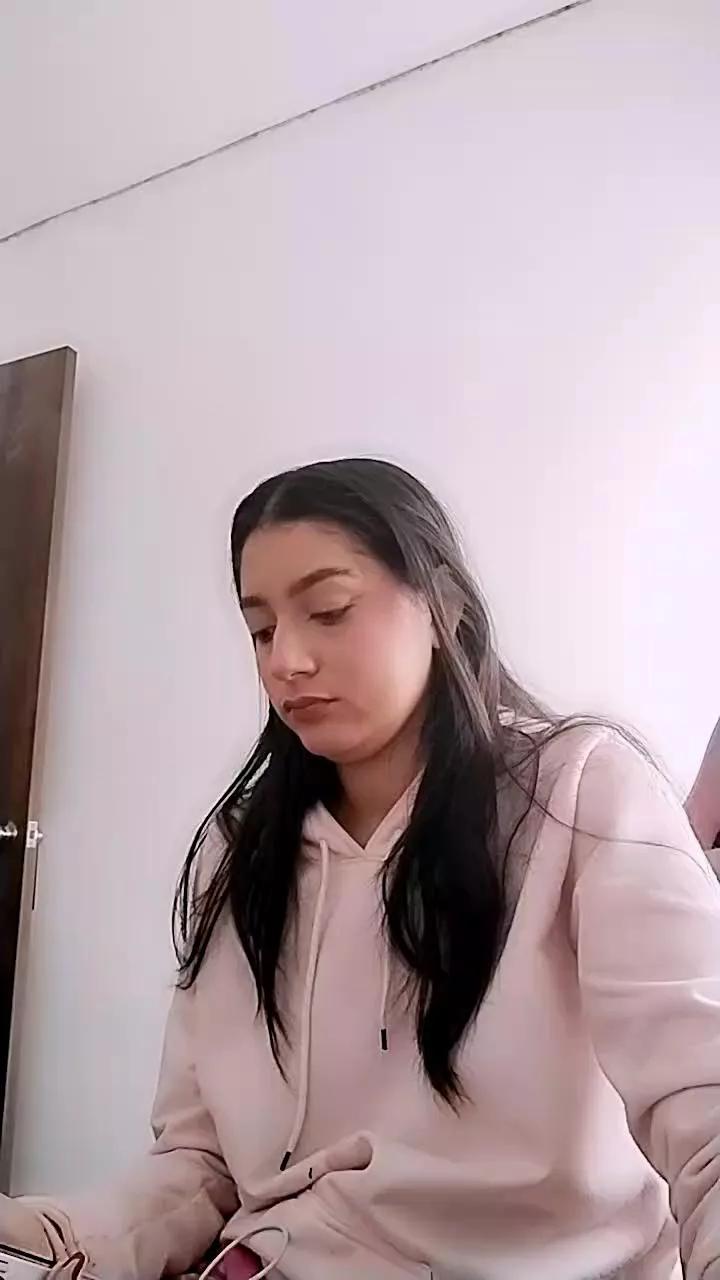 Offline Kittyfeet1 on Cam4