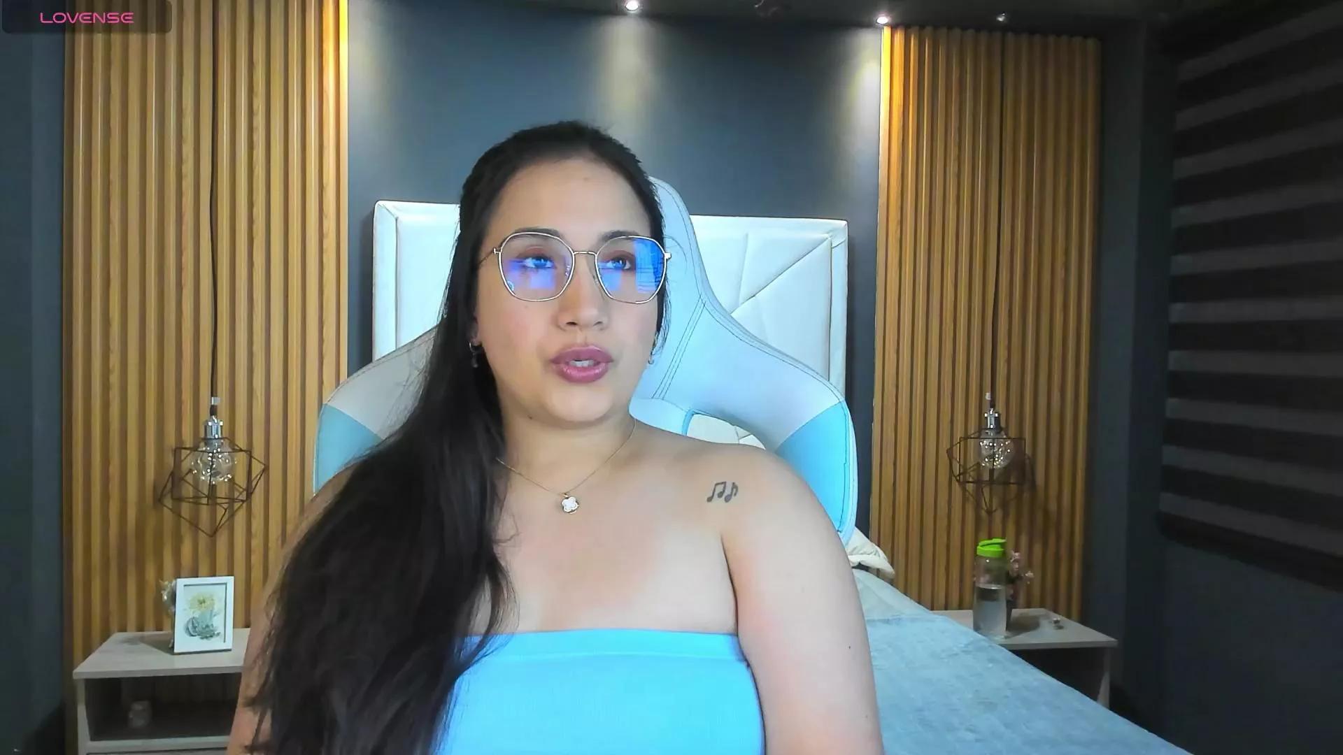 Offline LauRoberts on Cam4