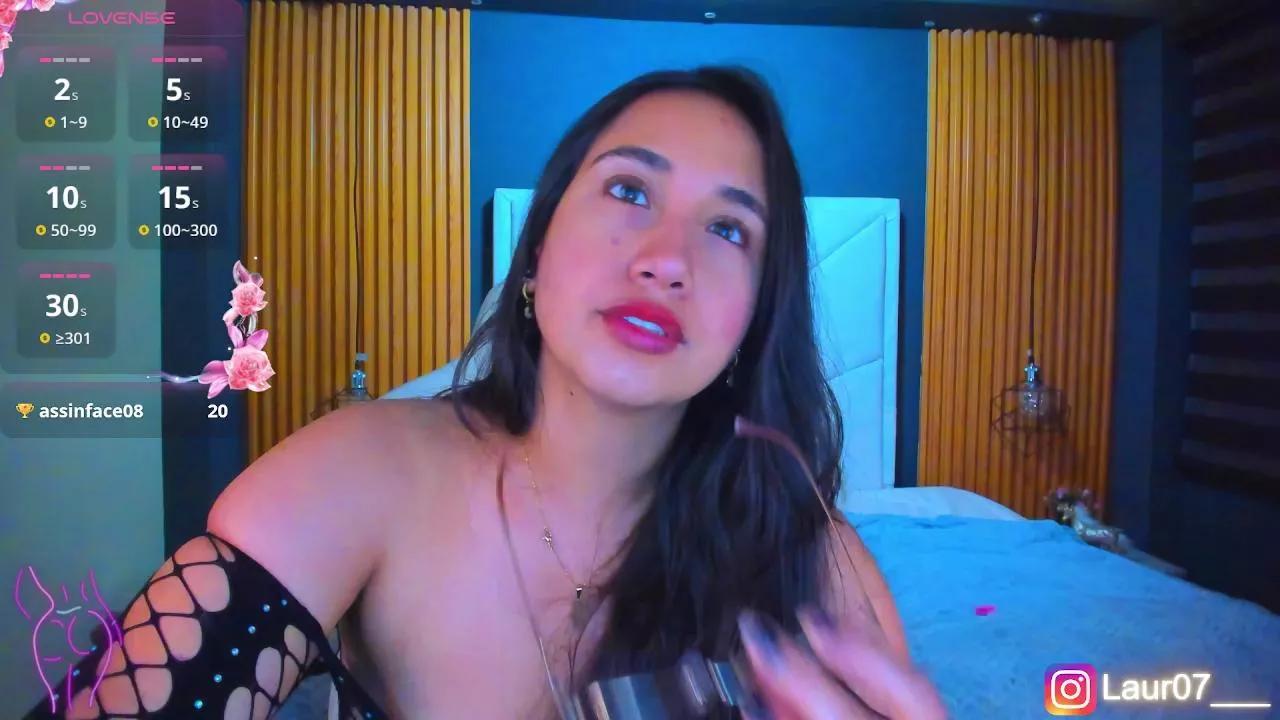 Offline LauRoberts on Cam4