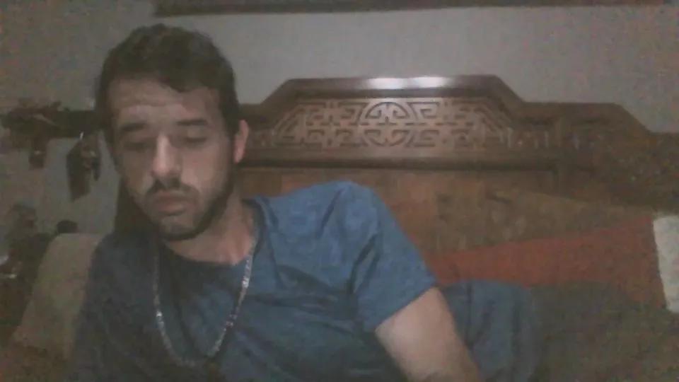 Offline Littleguy25 on Cam4