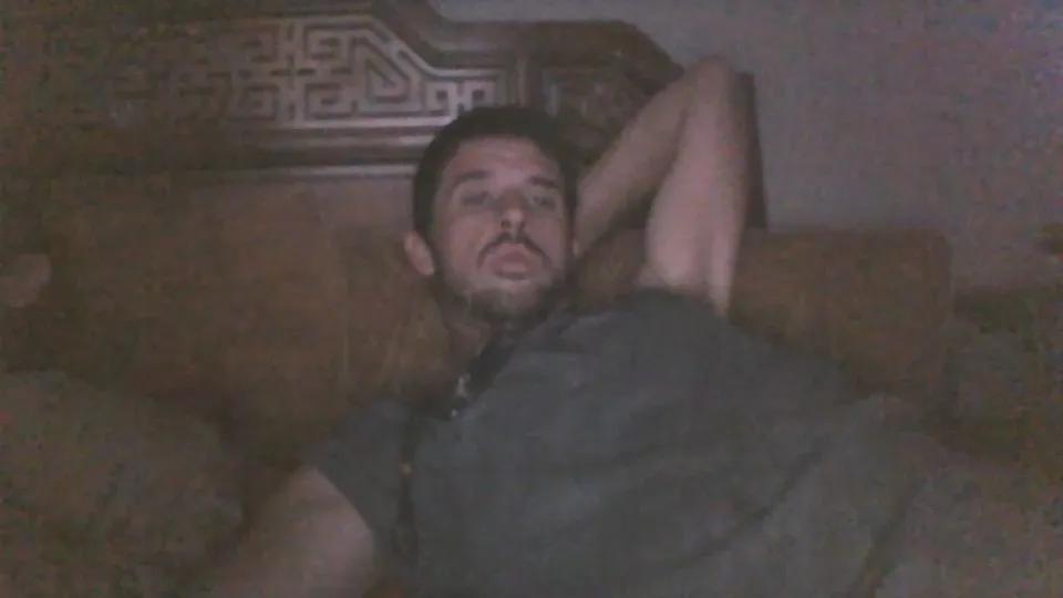 Offline Littleguy25 on Cam4