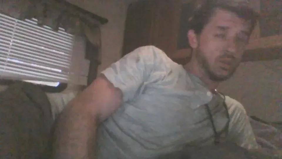 Offline Littleguy25 on Cam4