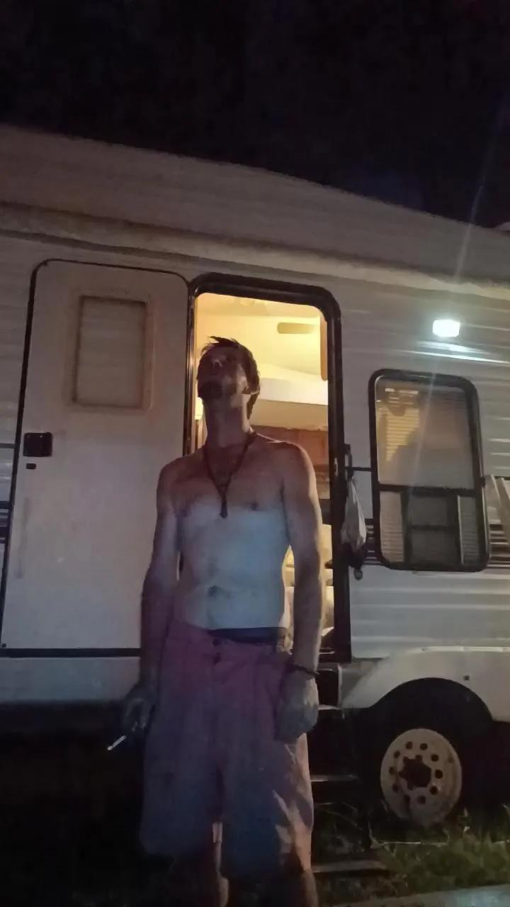 Offline Littleguy25 on Cam4