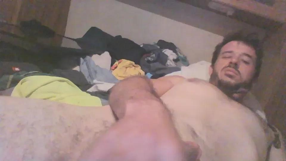 Offline Littleguy25 on Cam4