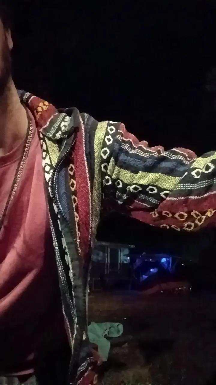 Offline Littleguy25 on Cam4