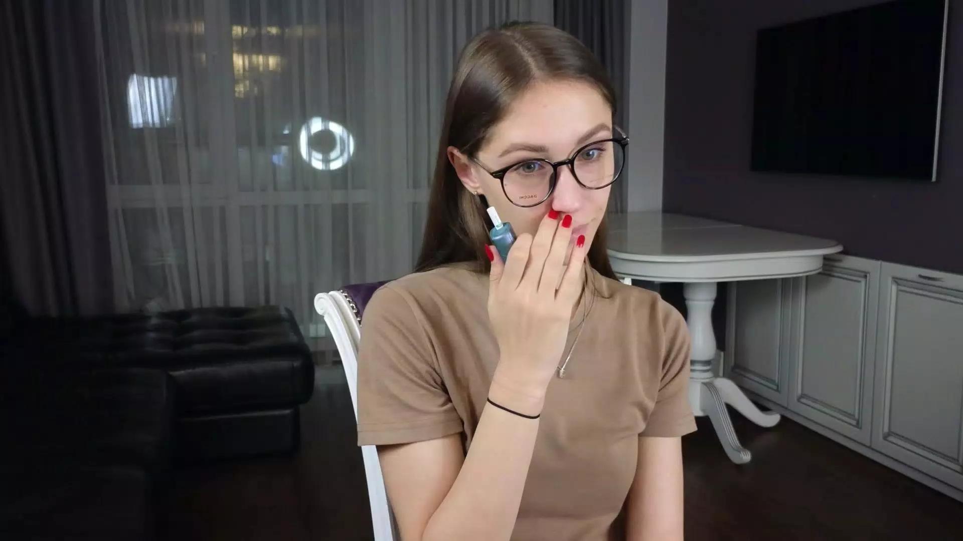 Offline LornaColeson on Cam4