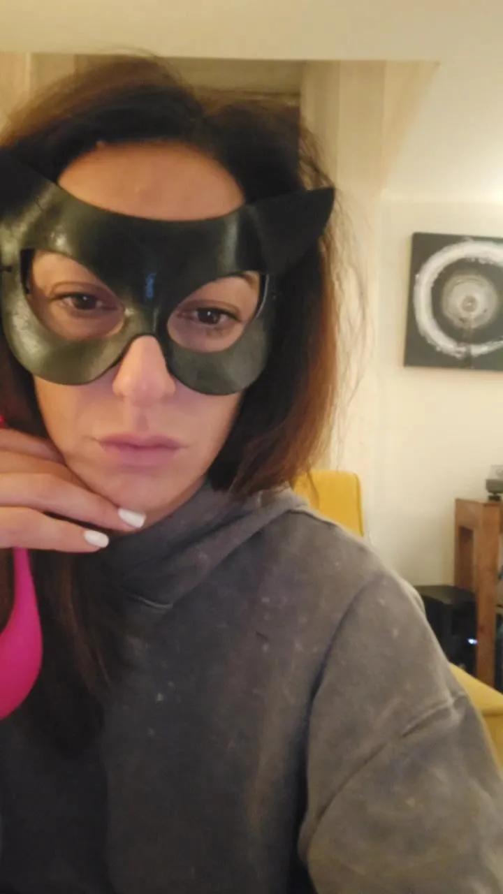 Offline Lullina1 on Cam4