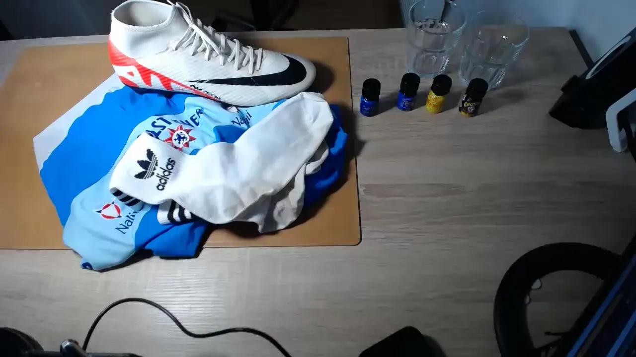 Offline lycrasneax on Cam4