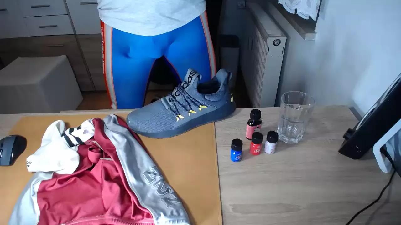 Offline lycrasneax on Cam4