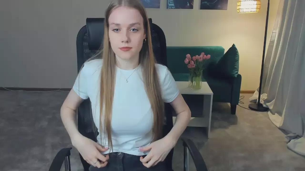 Freechat LynetteBalle on Cam4