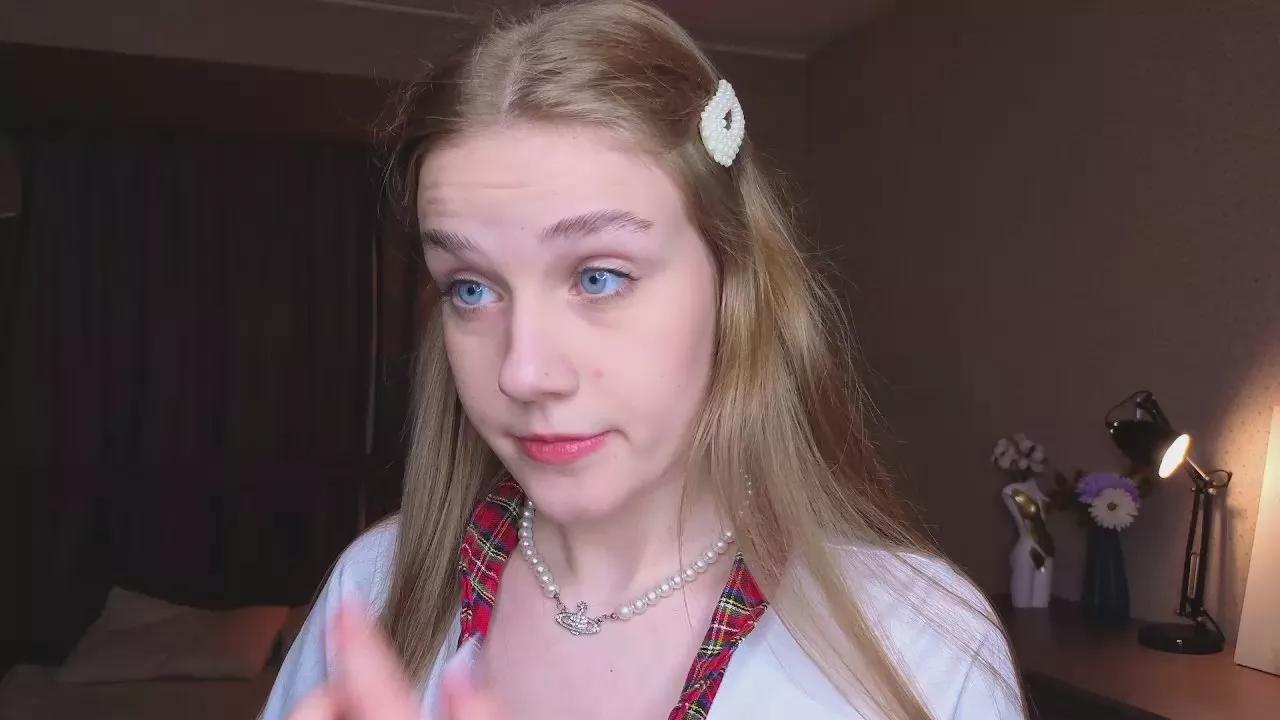 Freechat LynetteBalle on Cam4