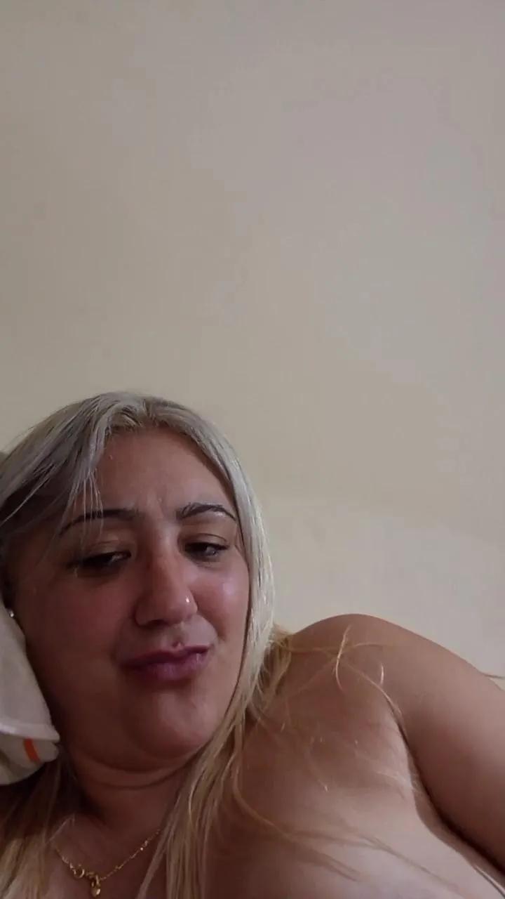 Freechat manuelly_fun on Cam4