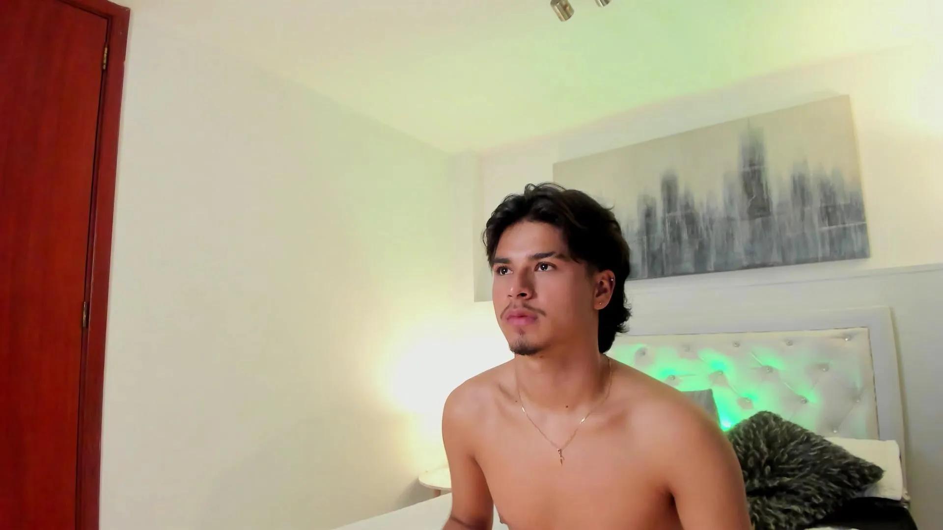 Offline MathewAdamss on Cam4