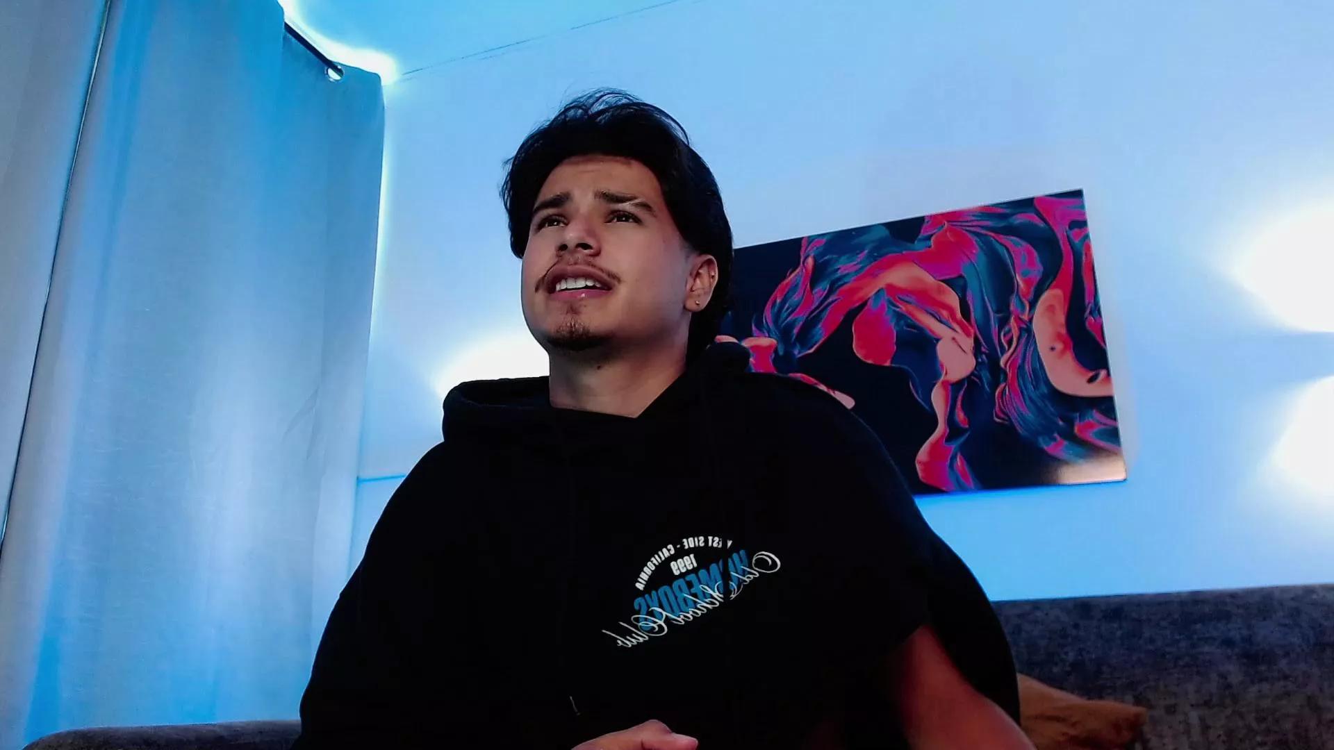 Offline MathewAdamss on Cam4