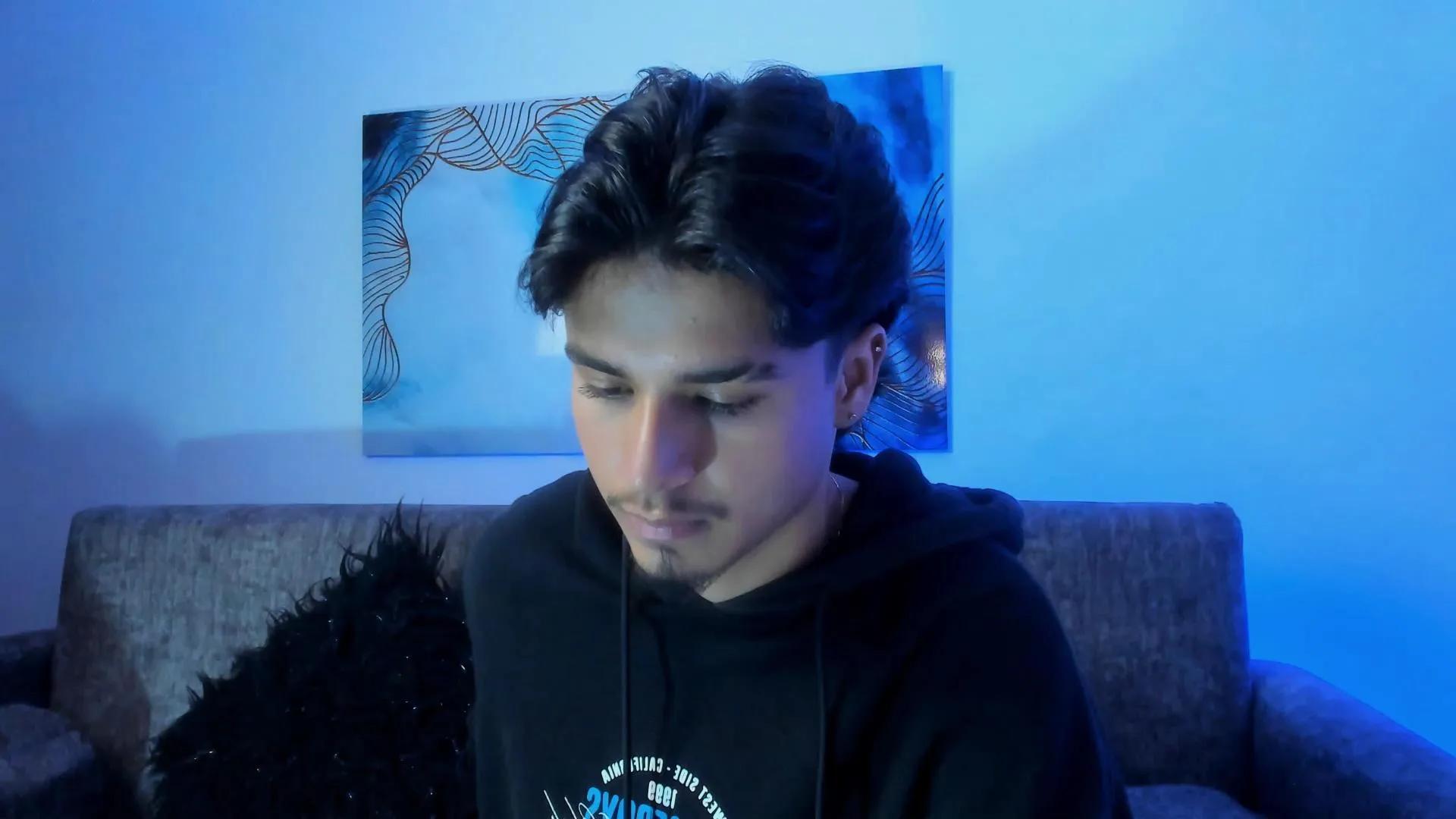 Offline MathewAdamss on Cam4